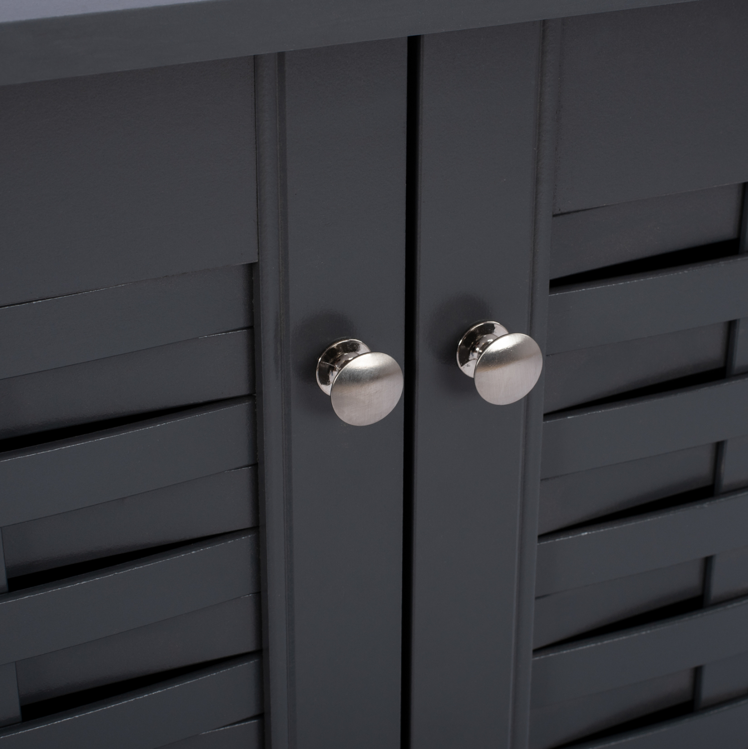 papoytsothiki-ntoylapi-xylini-fb9220810-3